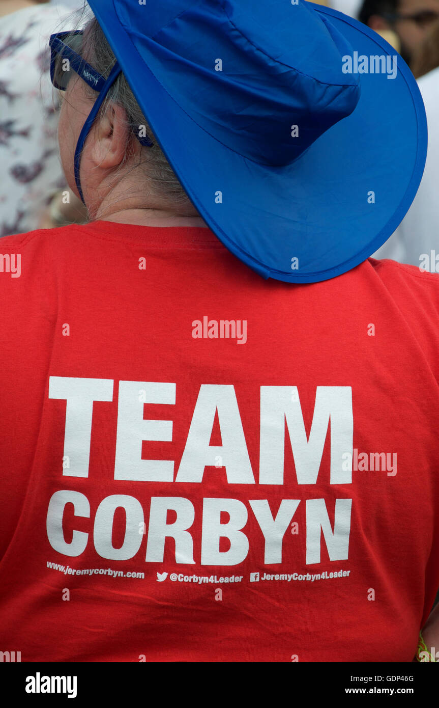 A Labour Party supporter wears a red T-shirt emblazoned with the words “Team Corbyn” at the 2016 Tolpuddle Festival. Dorset, England, United Kingdom. Stock Photo