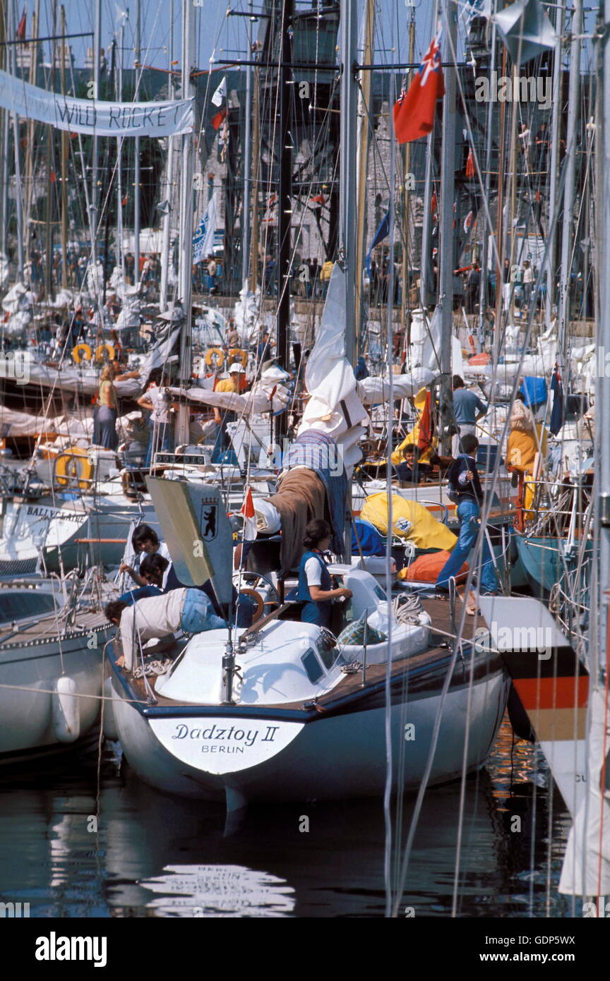 AJAXNETPHOTO. 4TH JUNE, 1976. PLYMOUTH, ENGLAND. - OSTAR 1976 - THE FLEET AT MILBAY DOCKS - DADZTOY II (GER) PHOTO:JONATHAN EASTLAND/AJAX Stock Photo