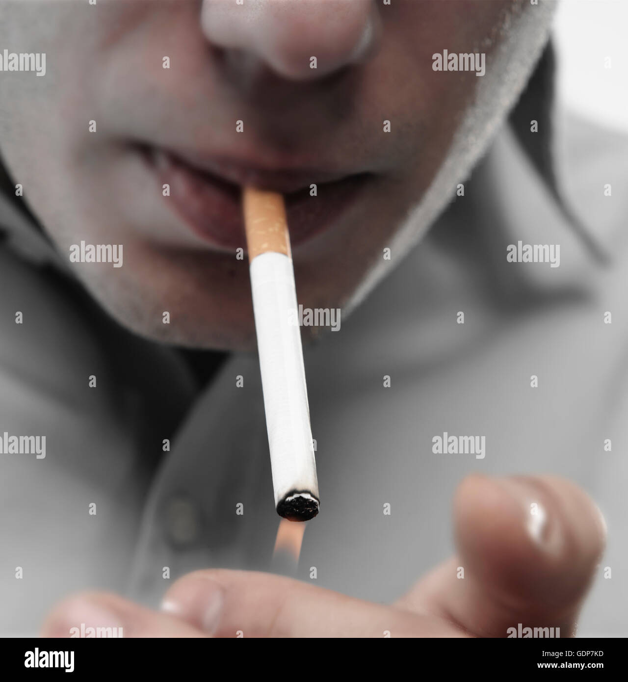 Lighting Cigarette Stock Photos & Lighting Cigarette Stock Images Alamy