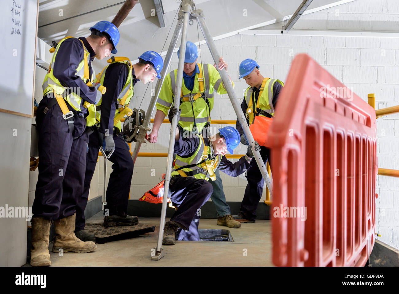 Teamwork training hi-res stock photography and images - Alamy