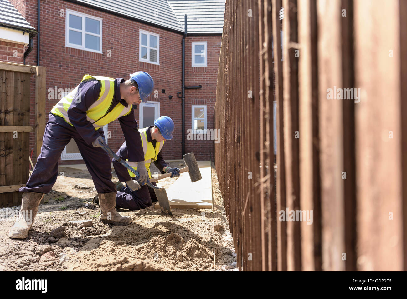 Laying paving slab hires stock photography and images Alamy