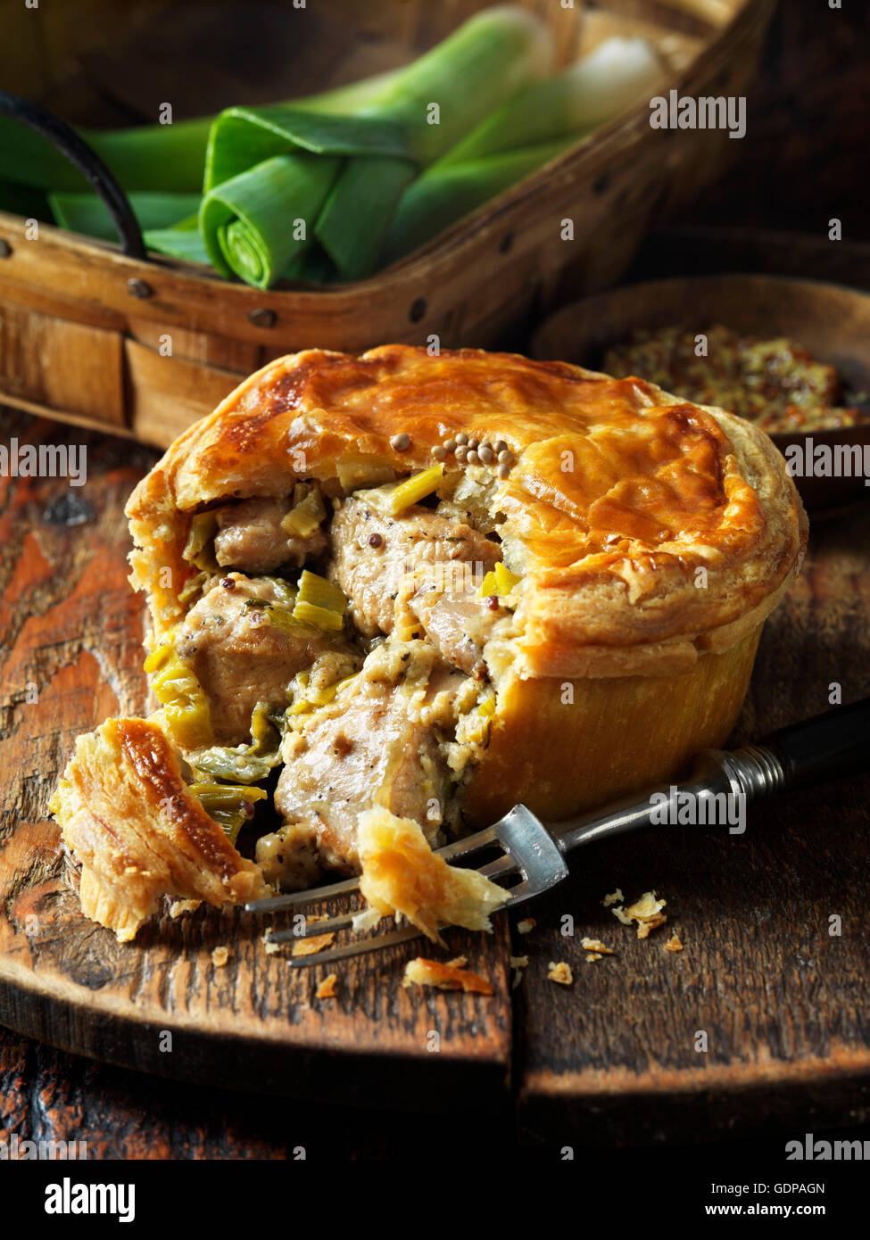 Chicken pie hires stock photography and images Alamy