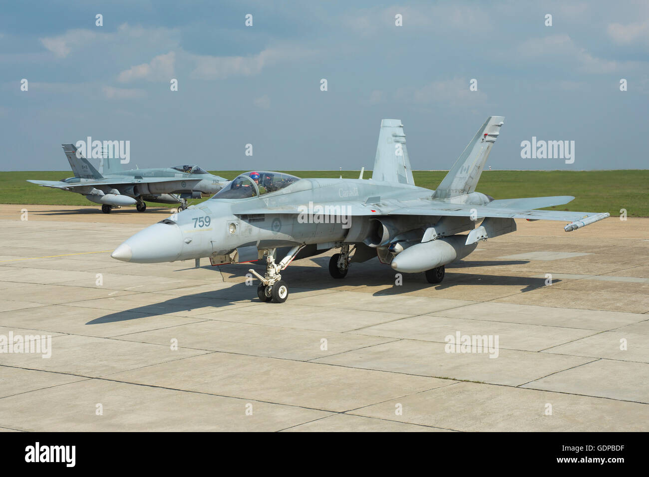 A Royal Canadian Air Force CF-188 (F/A-18A) Hornet preparing for ...