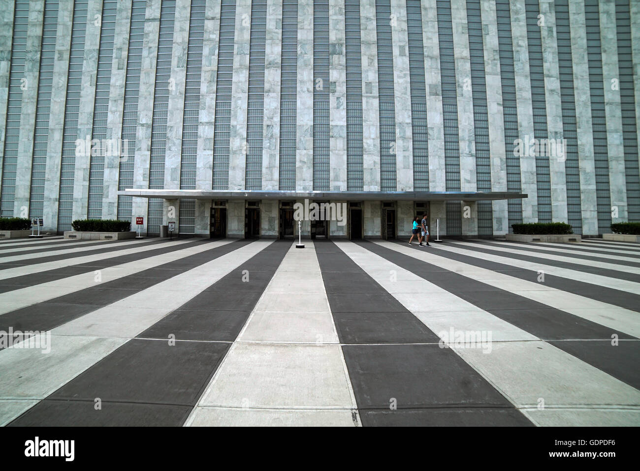 UN Headquarters building entrance in New York Stock Photo - Alamy