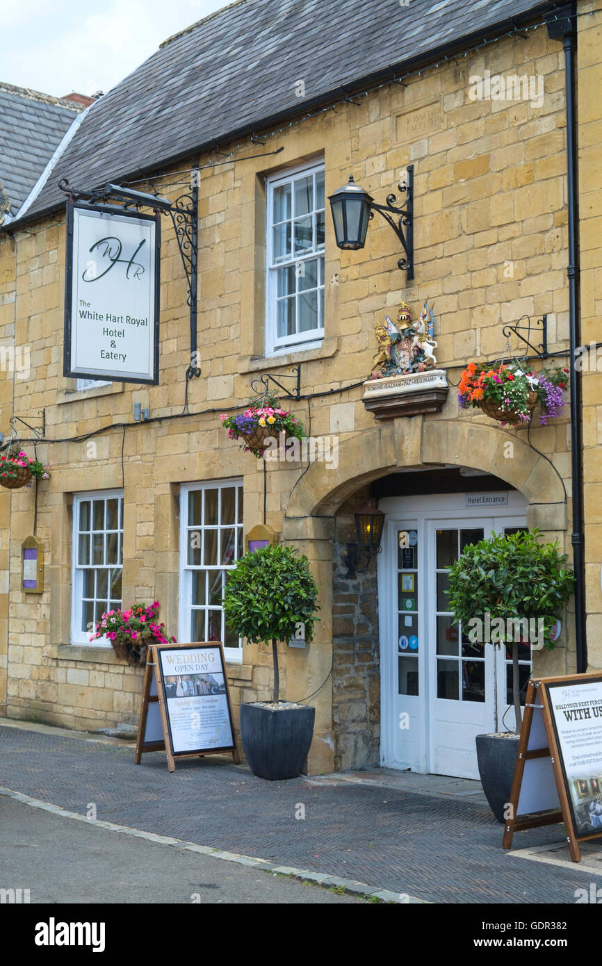 Moreton-in-Marsh a small town in the Northern Cotswolds Gloucestershire England White Hart Royal Hotel Stock Photo