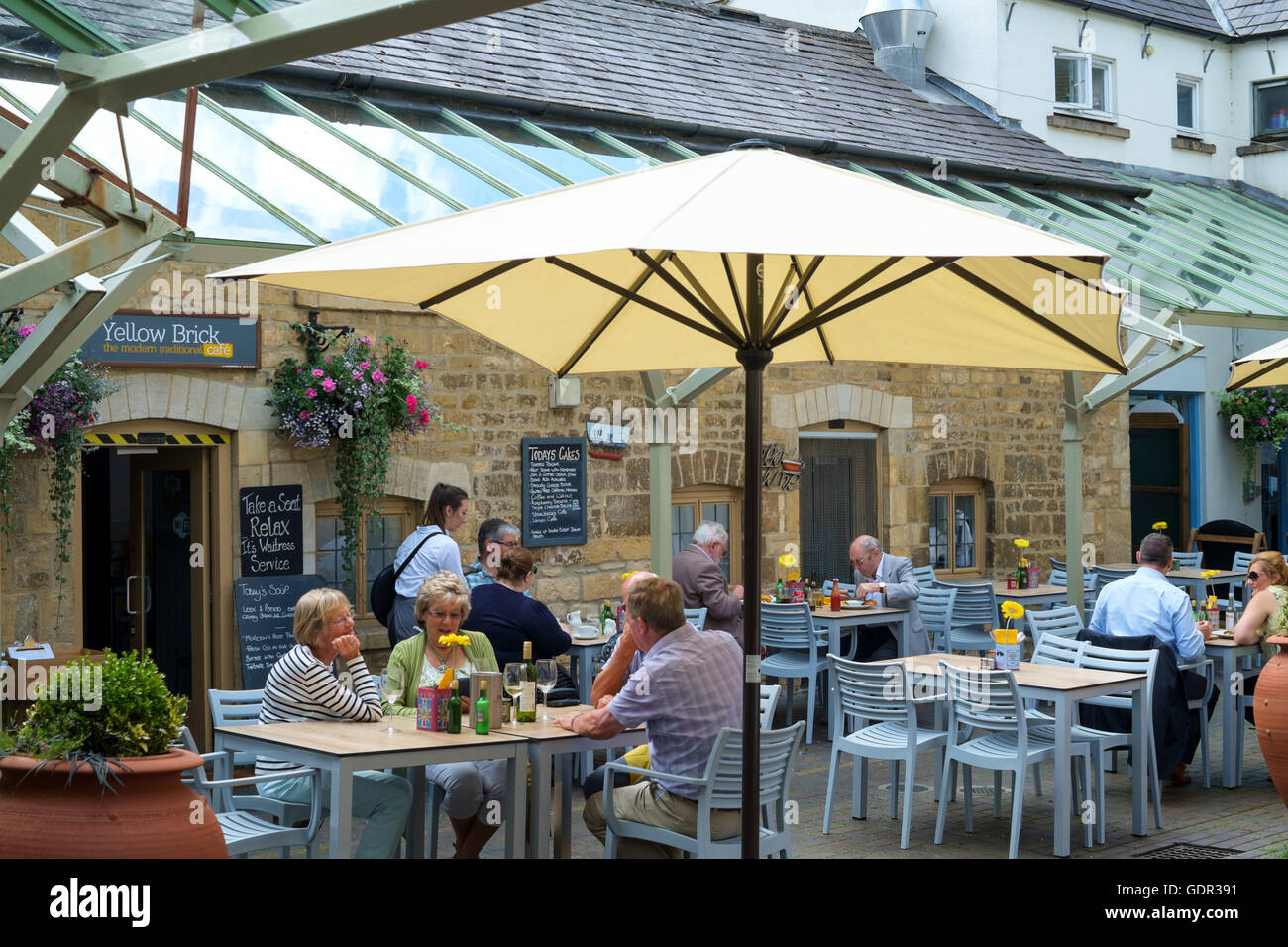 Cotswolds cafe hires stock photography and images Alamy