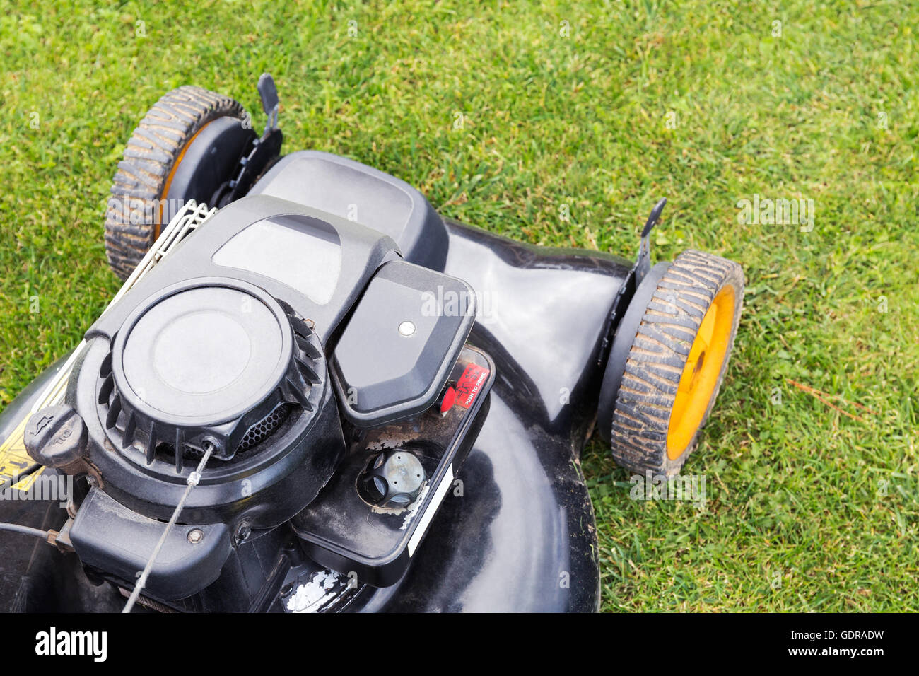 Black decker mower hi-res stock photography and images - Alamy