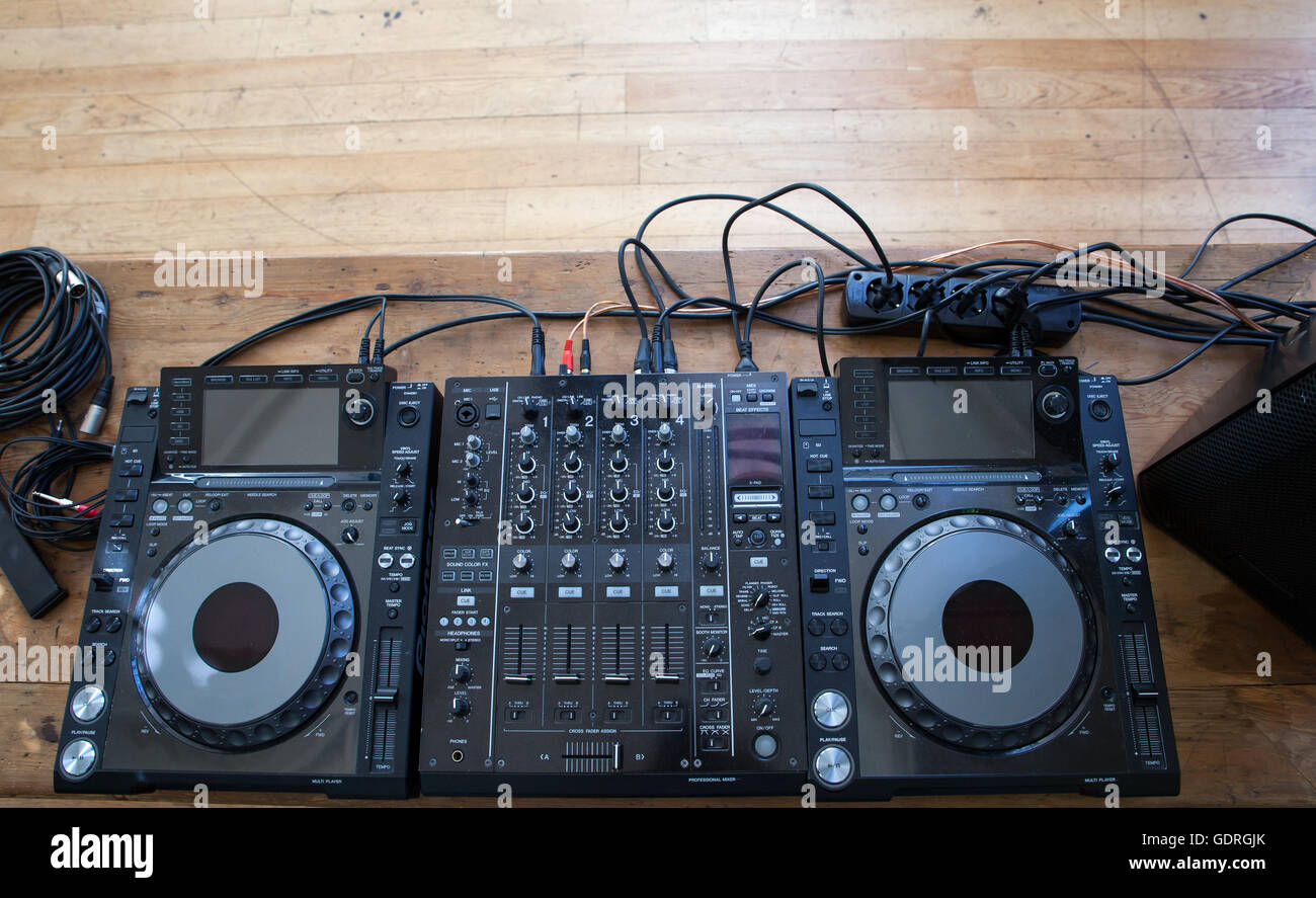 Stand alone mixer hires stock photography and images Alamy