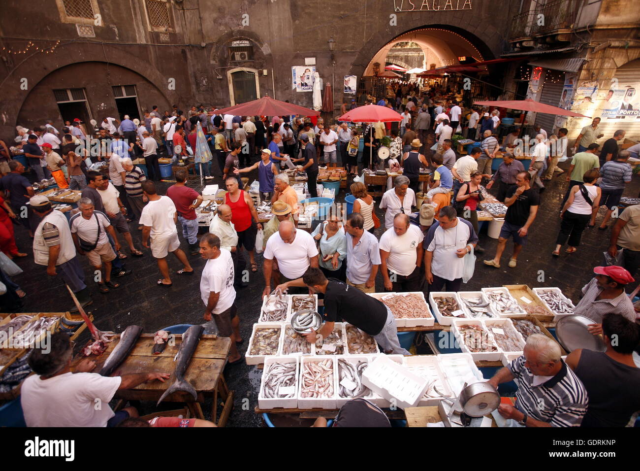 Europa, Italien, Sizilien, Catania Der traditionelle Fischmarkt in der