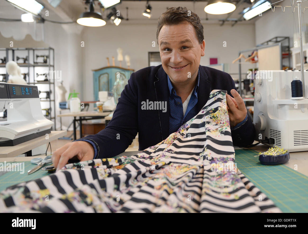 Berlin, Germany. 30th May, 2016. Designer Guido Maria Kretschmer poses during the shooting of the 2nd season of the Vox series 'Geschickt eingefaedelt' in Berlin, Germany, 30 May 2016. Photo: Britta Pedersen/dpa/Alamy Live News Stock Photo