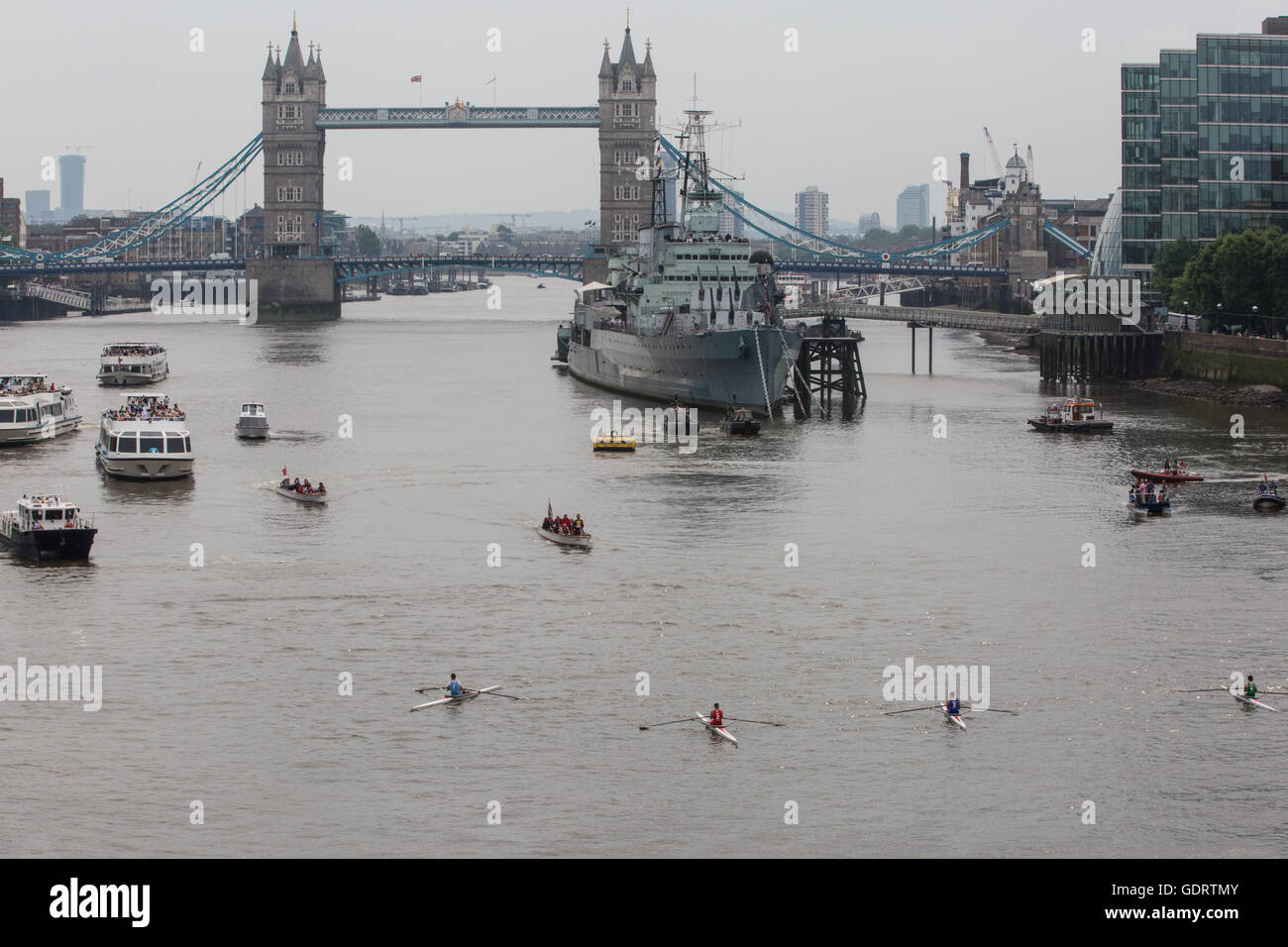 London, UK. 20th July, 2016. The historic race for Doggett’s Coat and