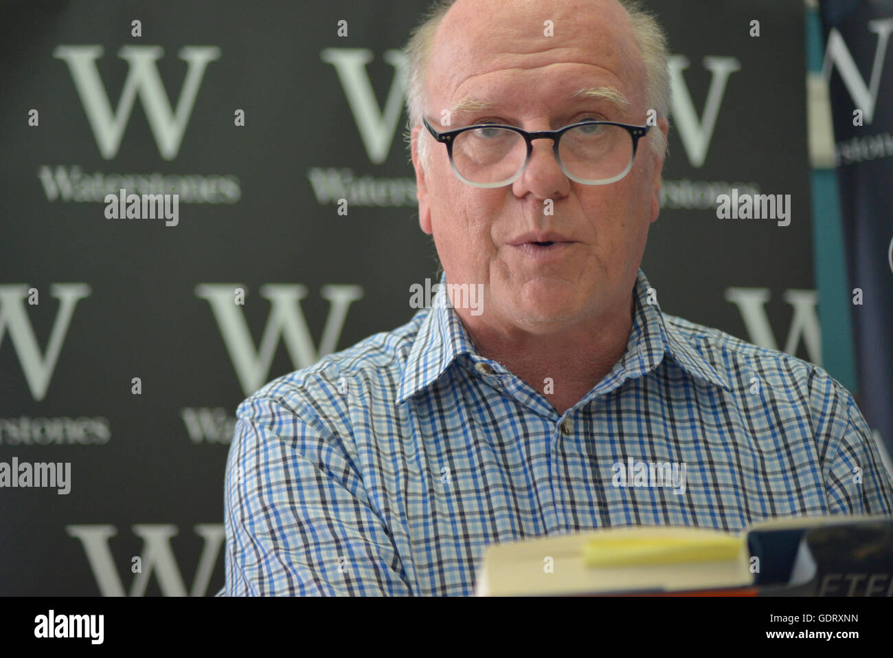 Peter robinson author hires stock photography and images Alamy