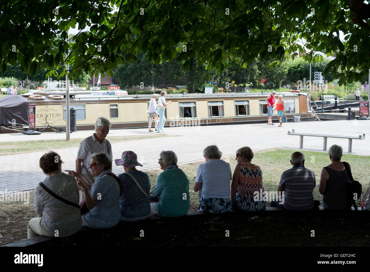 Elderly people in hot weather hi-res stock photography and images - Alamy