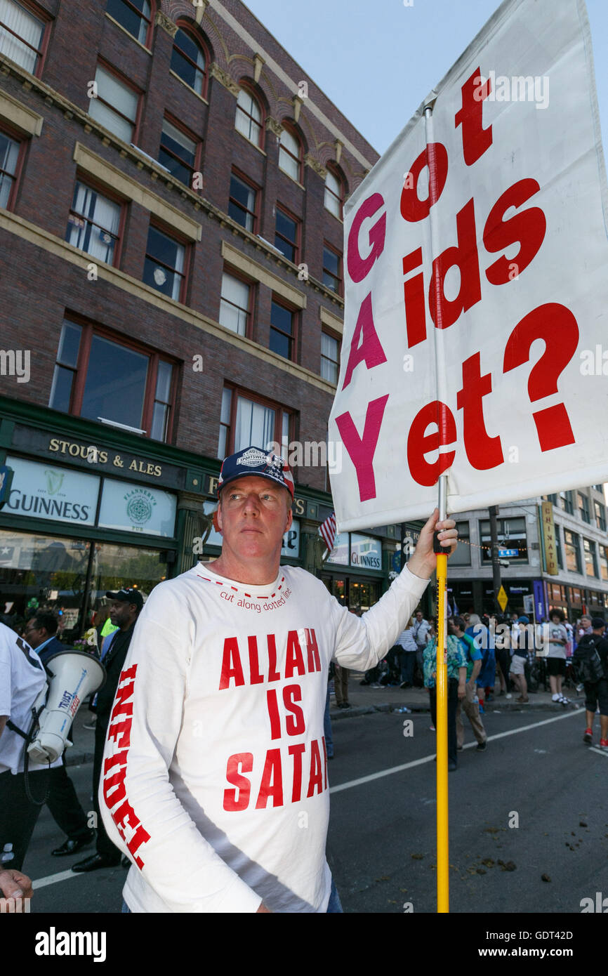 Cleveland, Ohio, USA. 20th July, 2016. Jim Gilles of the Bible Believers from Evansville, IN. Credit: John Orvis/Alamy Live News Stock Photo