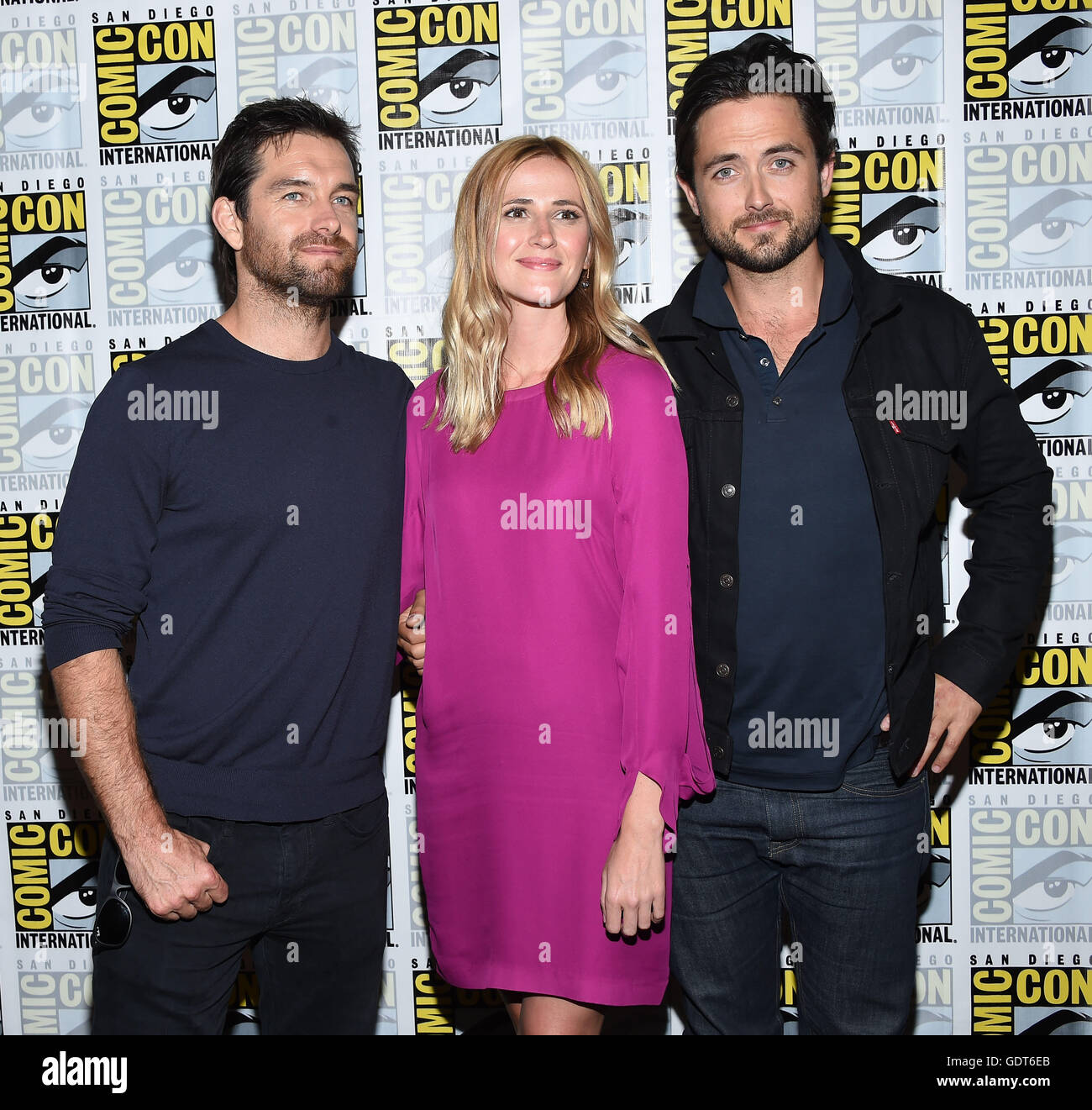 Justin Chatwin editorial image. Image of premiere, chatwin - 32585690