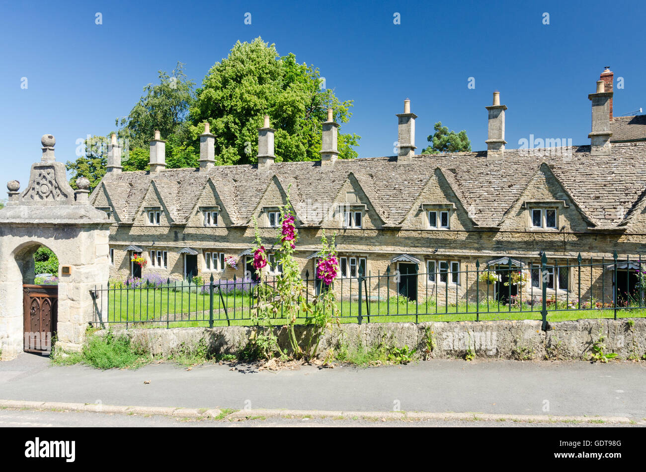 Henry Cornish almshouses in Chipping Norton Stock Photo Alamy