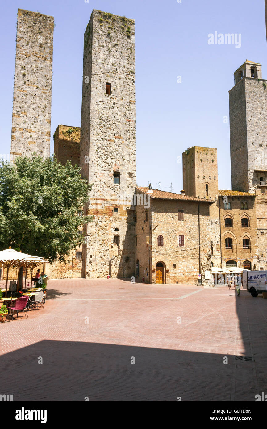 Twin towers of Ardinghelli, San Gimignano, Tuscany, Italy Stock Photo
