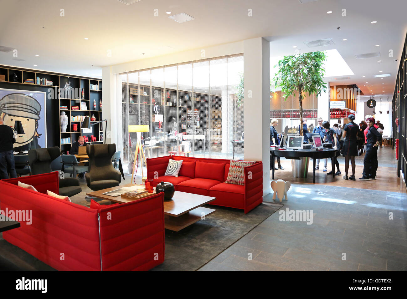 Entrance lobby to the new Citizen M Hotel at Tower Hill in the City of London Stock Photo