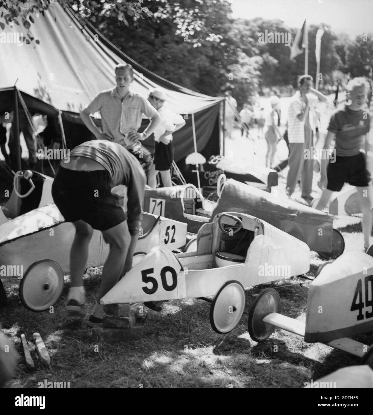 The pit lane of the German SoapBoxDerby in Augsburg, 1957 Stock Photo