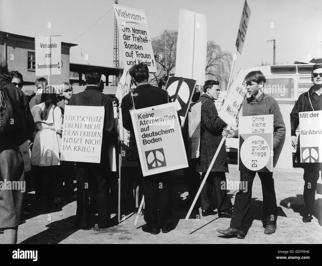 Antiwar demonstration, 1966 Stock Photo - Alamy