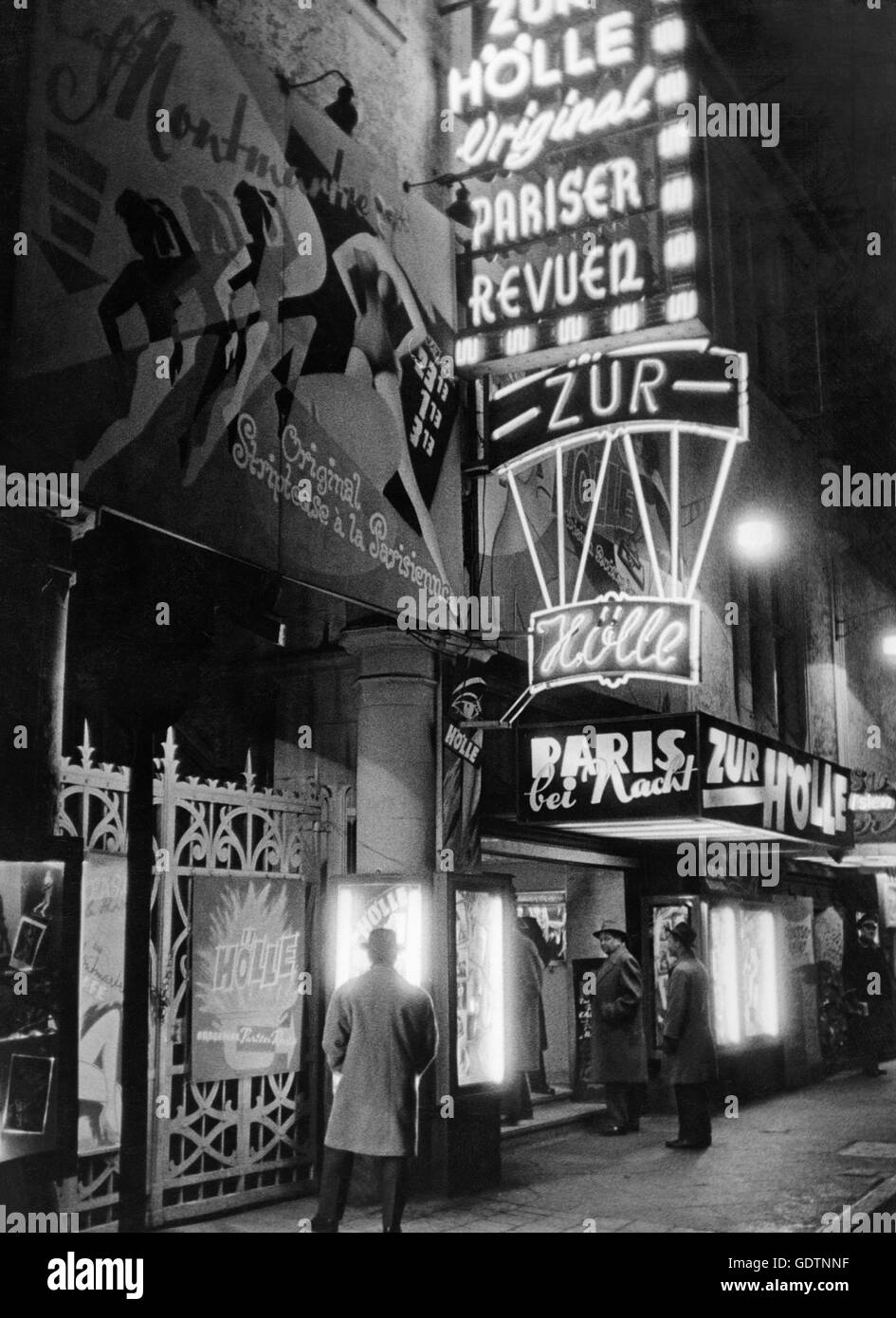 Nightlife in frankfurt am main Black and White Stock Photos & Images ...