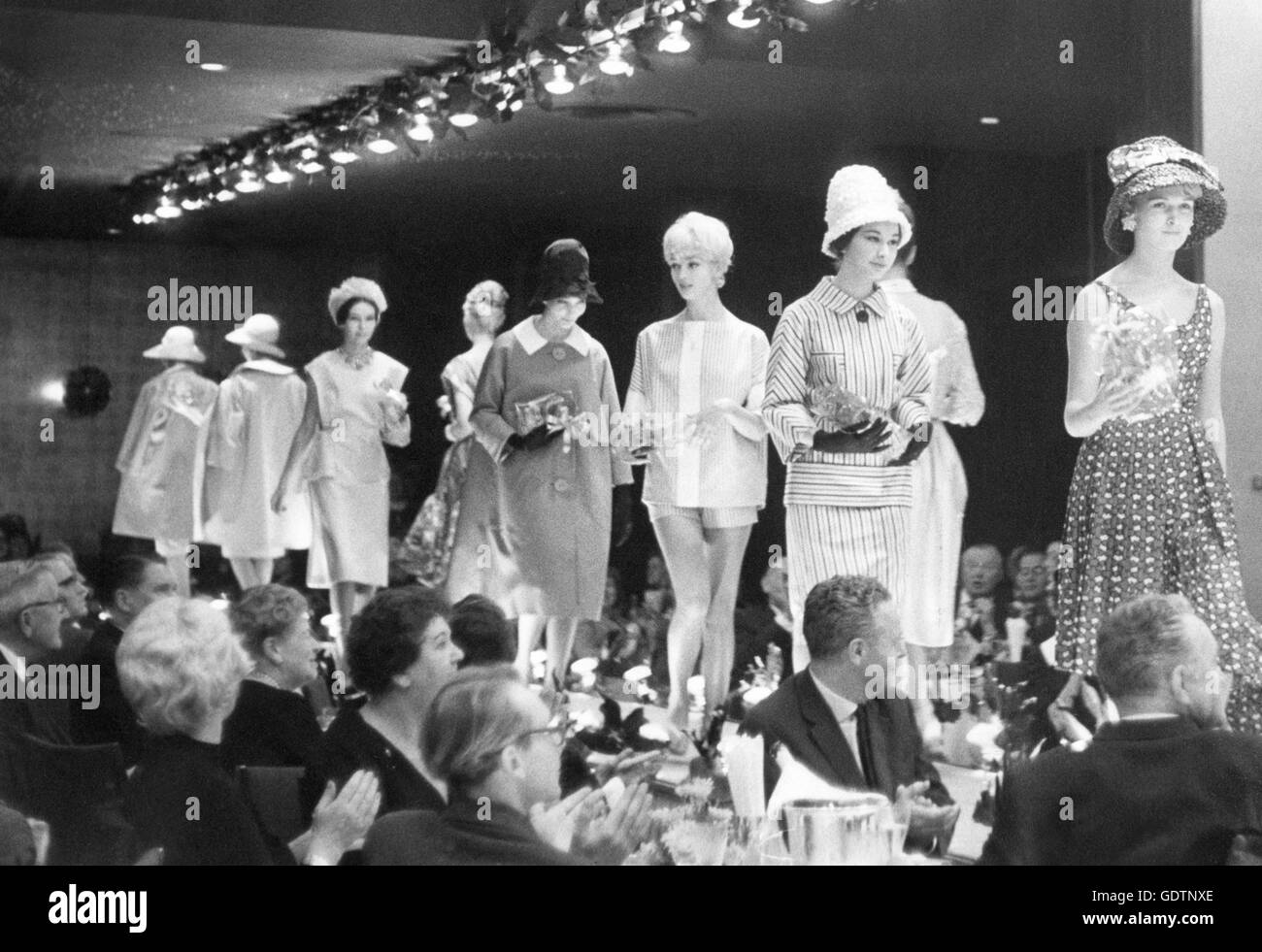 The trevira fashion show of the chemical company Höchst, 1959 Stock Photo