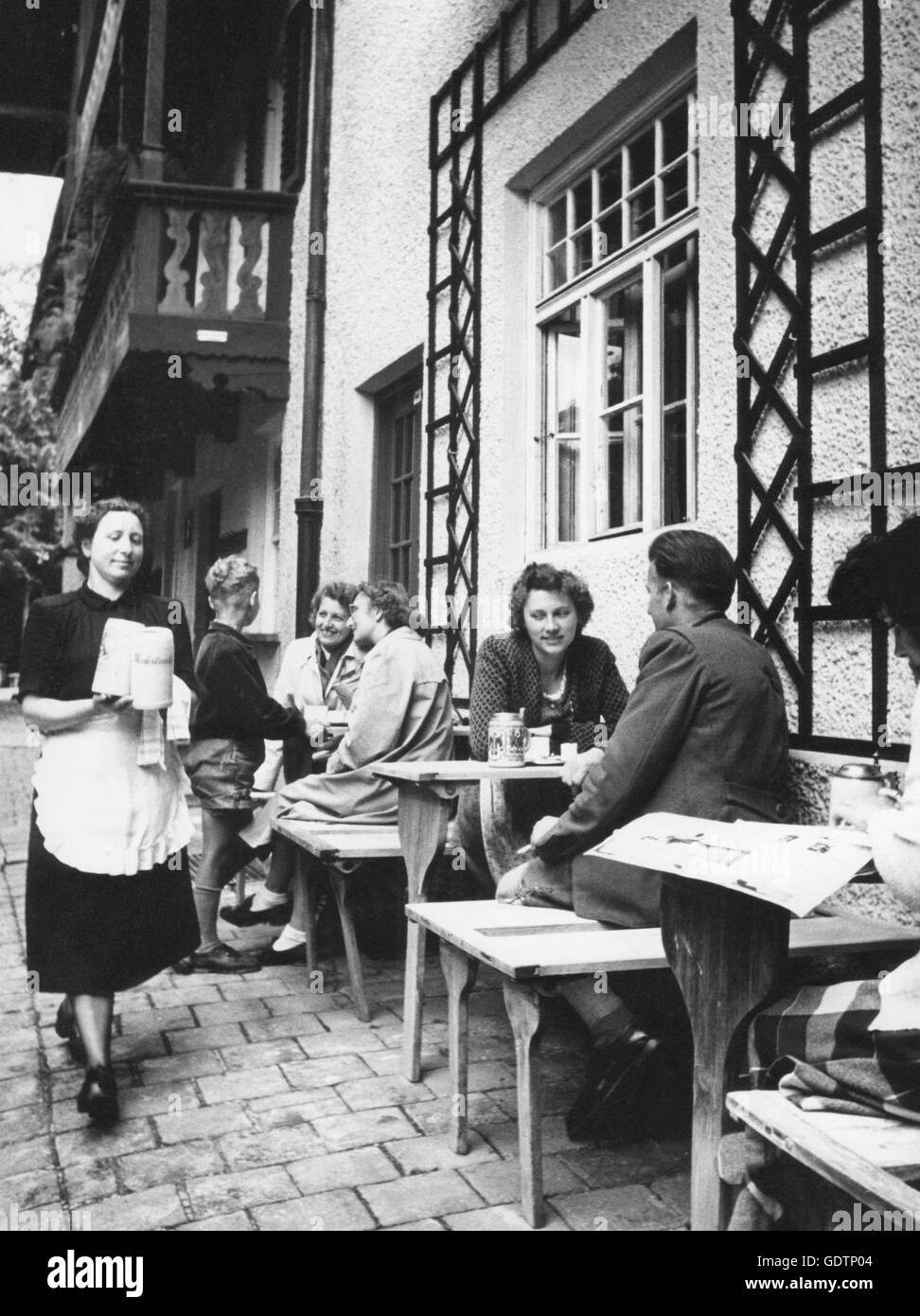 Tavern 'Hinterbrühl' close to Munich, 1953 Stock Photo