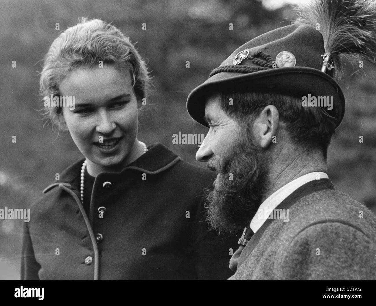 Jacinto Jägerin B A3 00161 Maria Luisa Gabriela of Savoy huntress Melendez