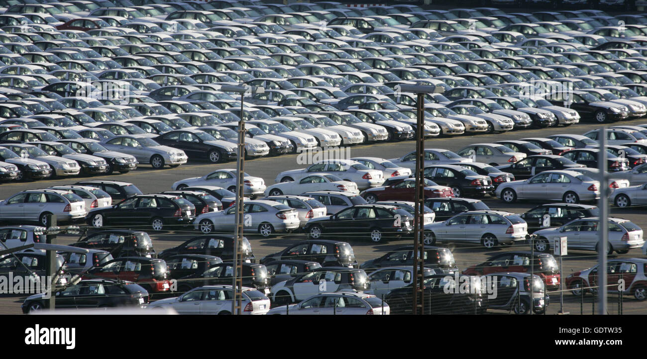 New DaimlerChrysler cars for export Stock Photo