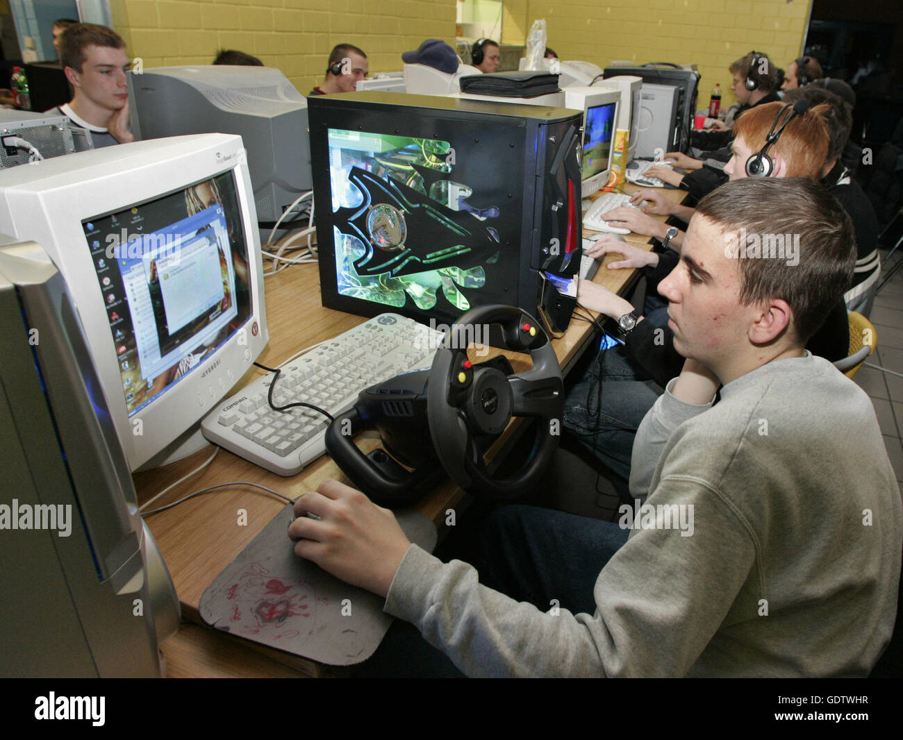 Computer lan party hires stock photography and images Alamy