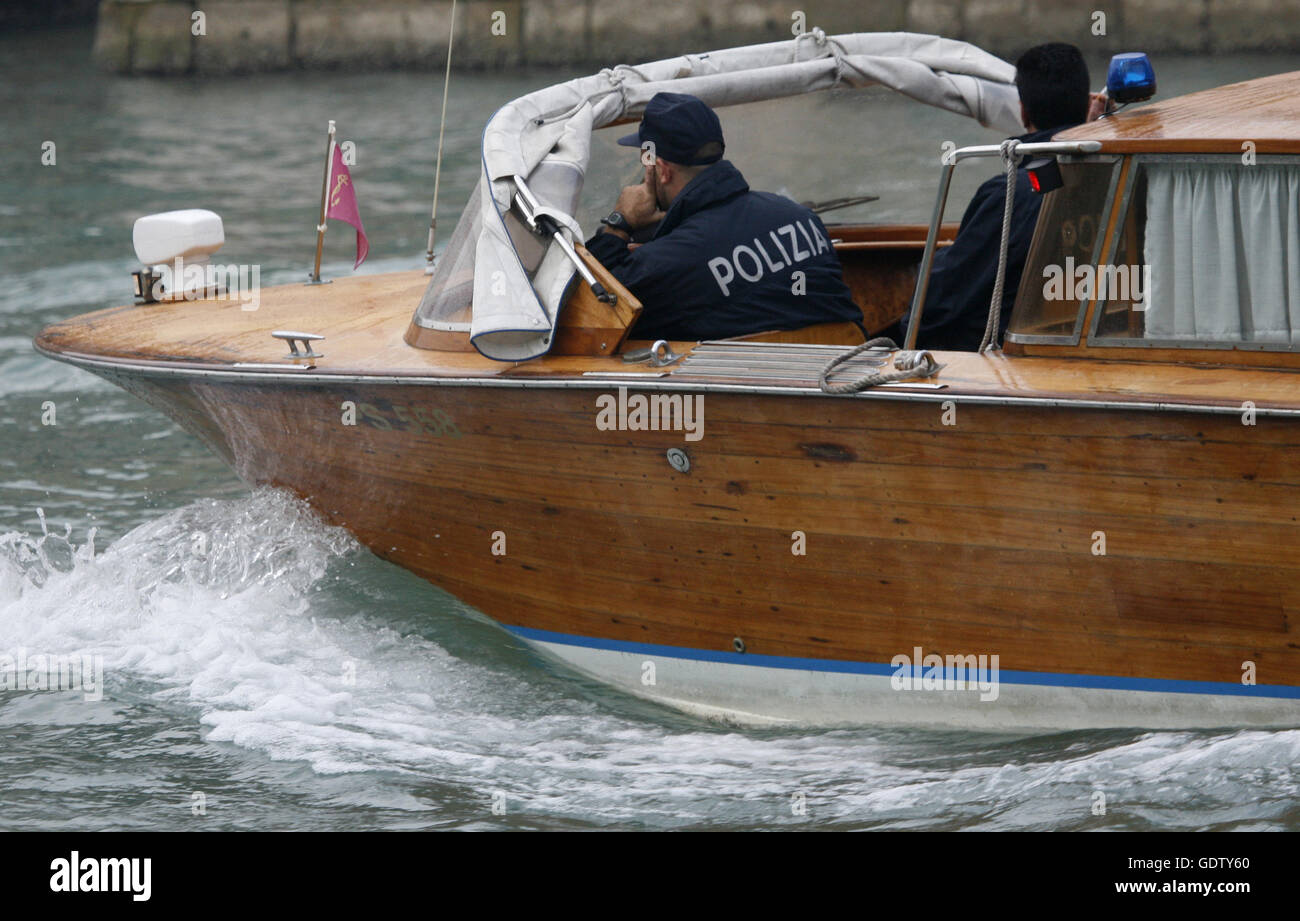Venice tourists on motorboat hi-res stock photography and images - Alamy