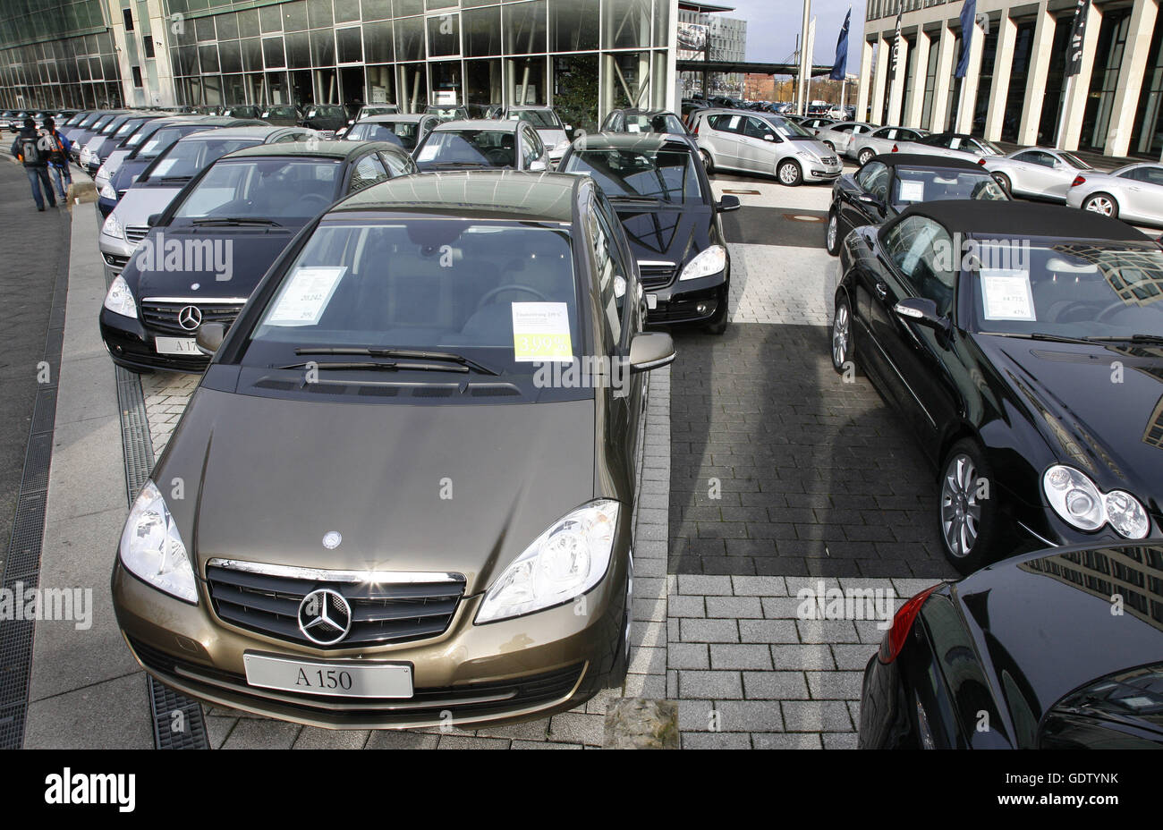 Mercedes-Benz dealer Stock Photo