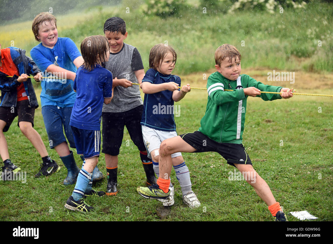 tug of war children's game