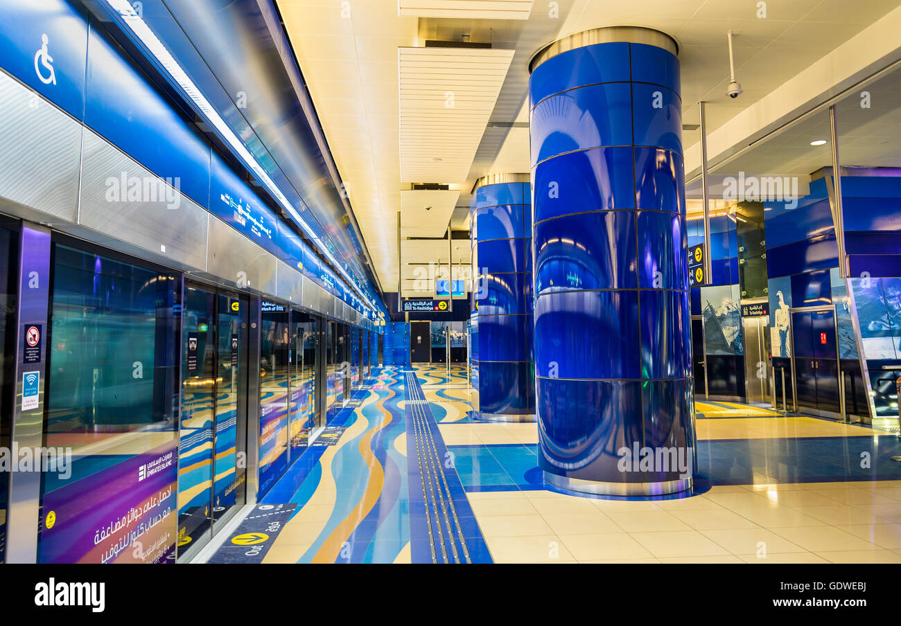 Dubai metro train station interior hi-res stock photography and images ...
