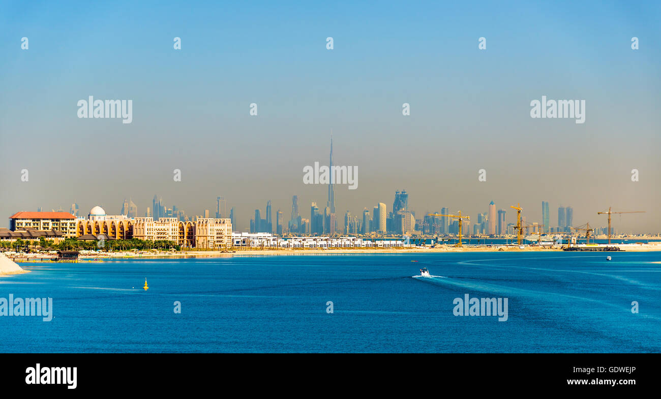 Palm jumeirah island hi-res stock photography and images - Alamy