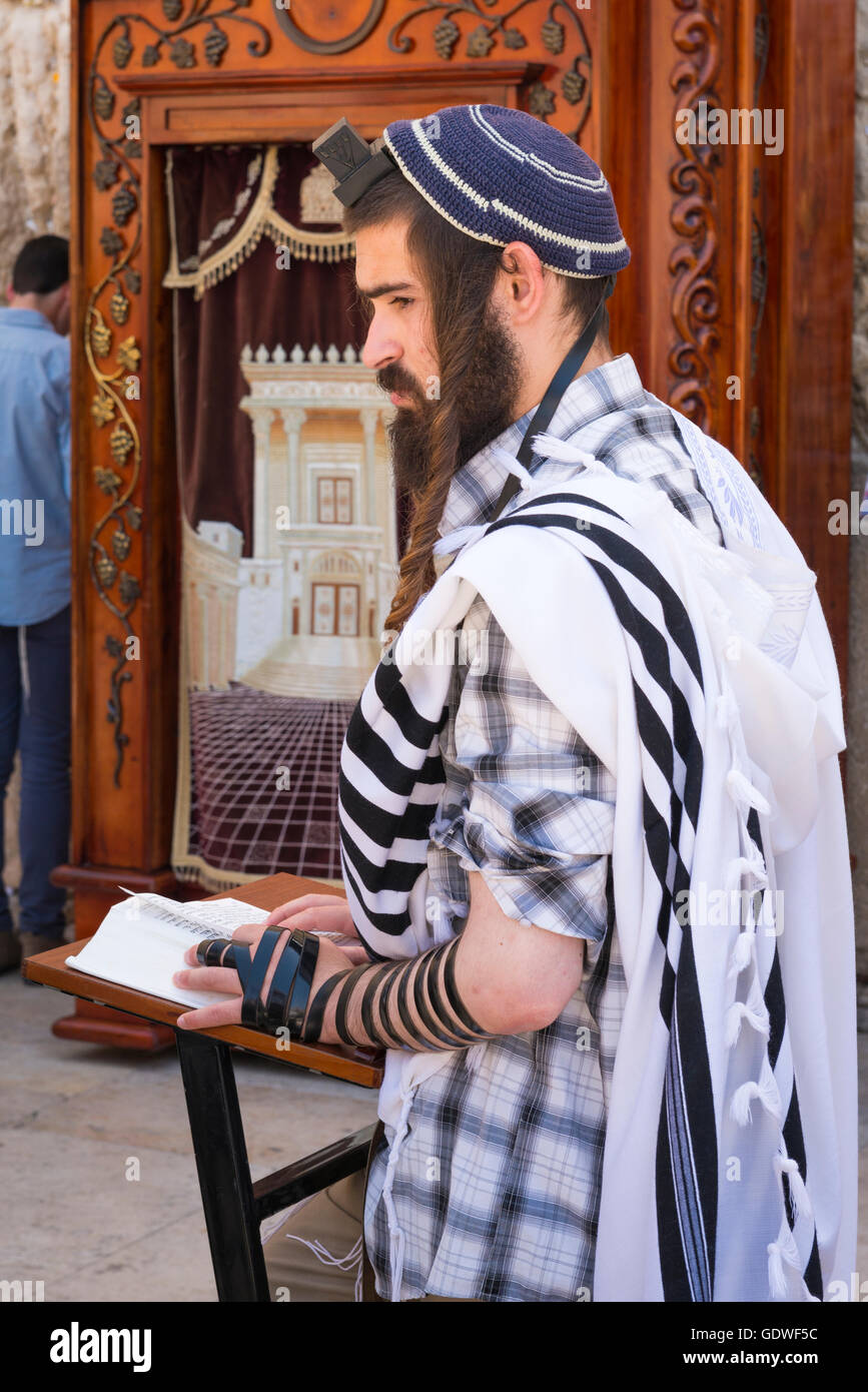 Young Man in Tefillin in Profile Stock Image - Image of sephardi, kipah:  14969491