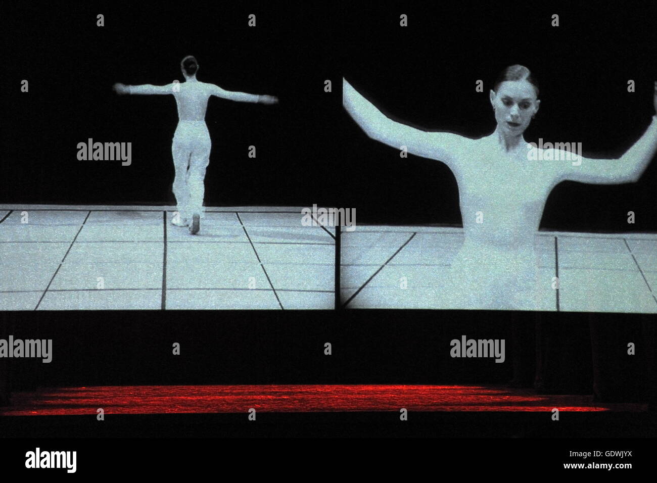 'DANCE' Lucinda Childs Dance Company (New York City Stock Photo Alamy