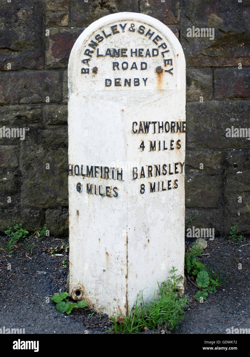 Holmfirth to Barnsley Milepost at Dale Head Road Denby Dale West Yorkshire England Stock Photo