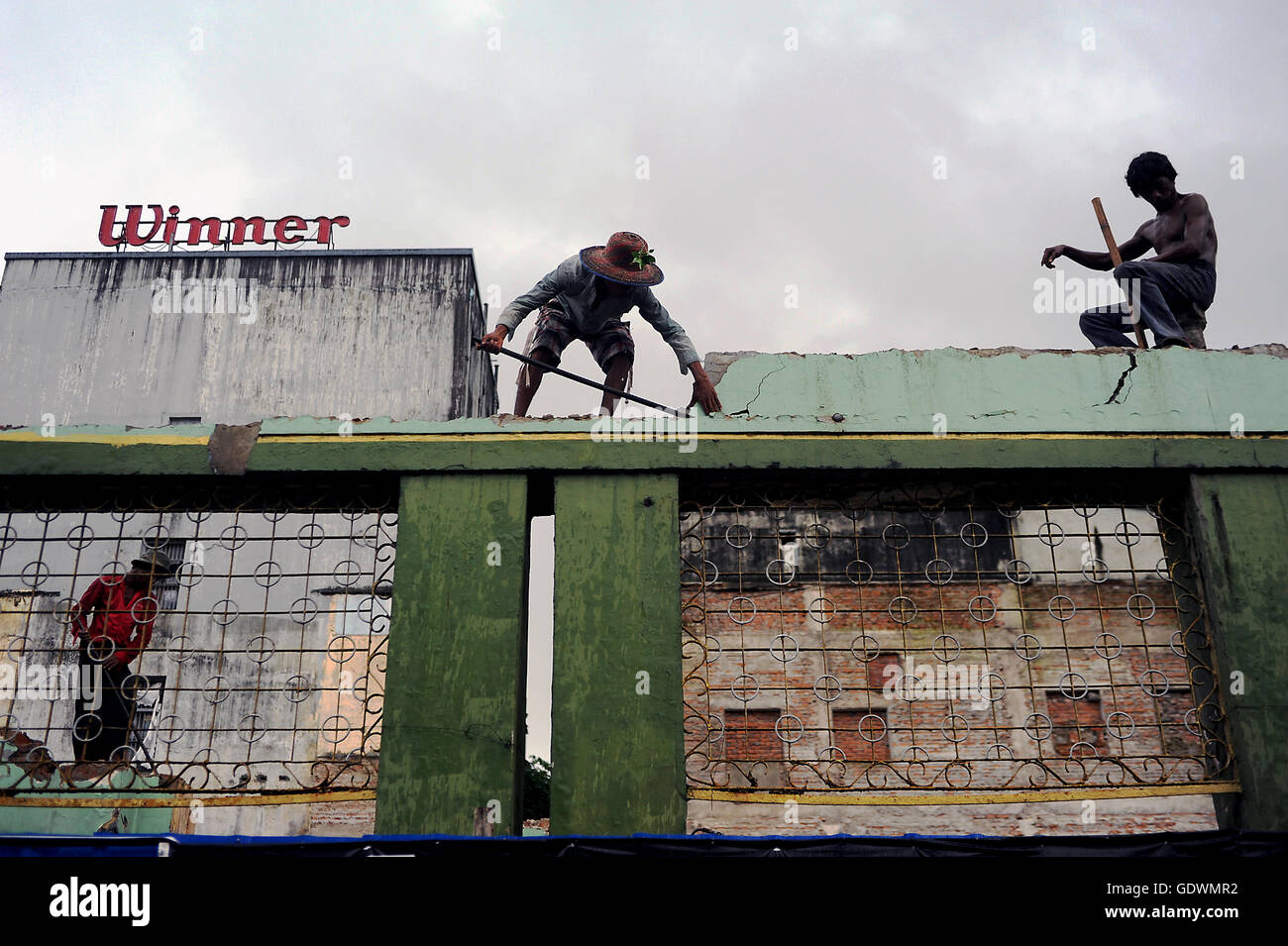 Demolishing old Yangon Stock Photo