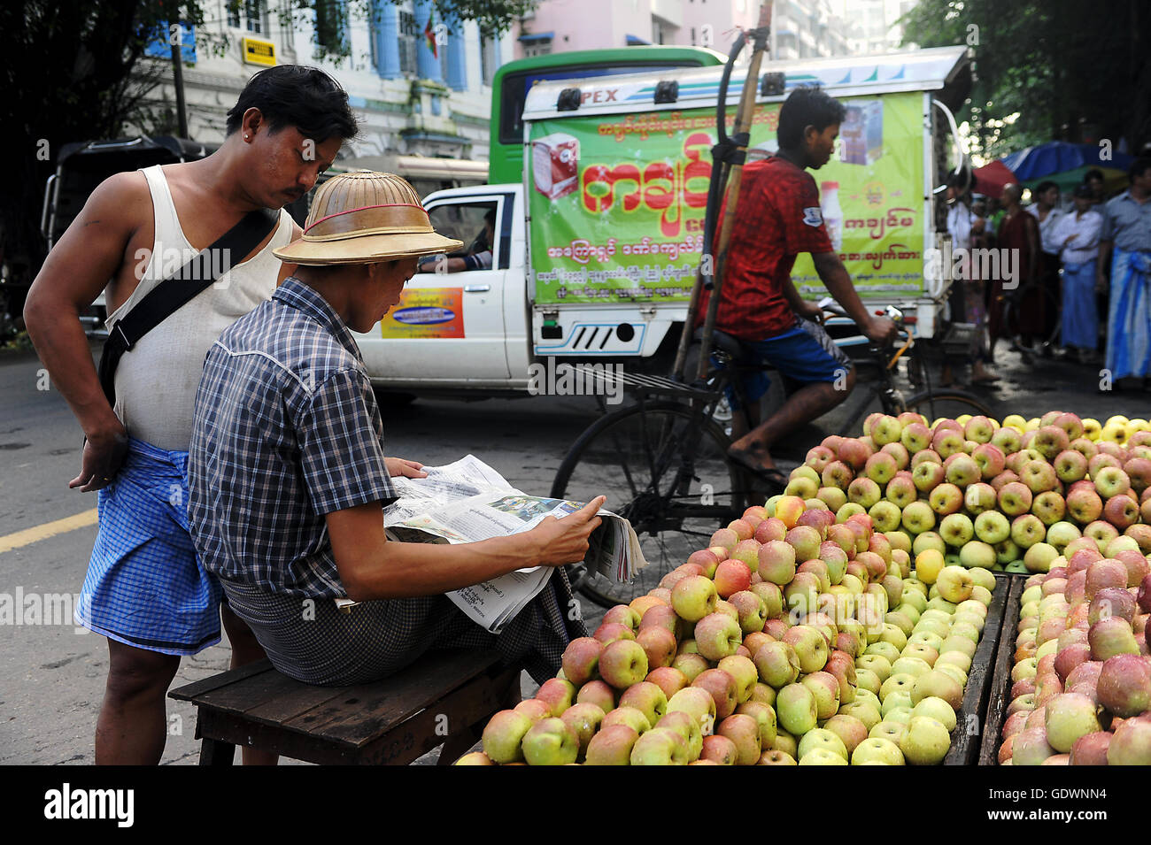 Apple seller in Yangon Stock Photo