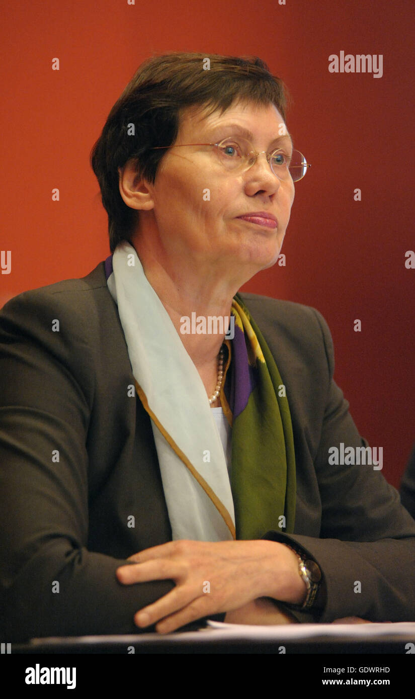 Junge hi-res stock photography and images - Alamy