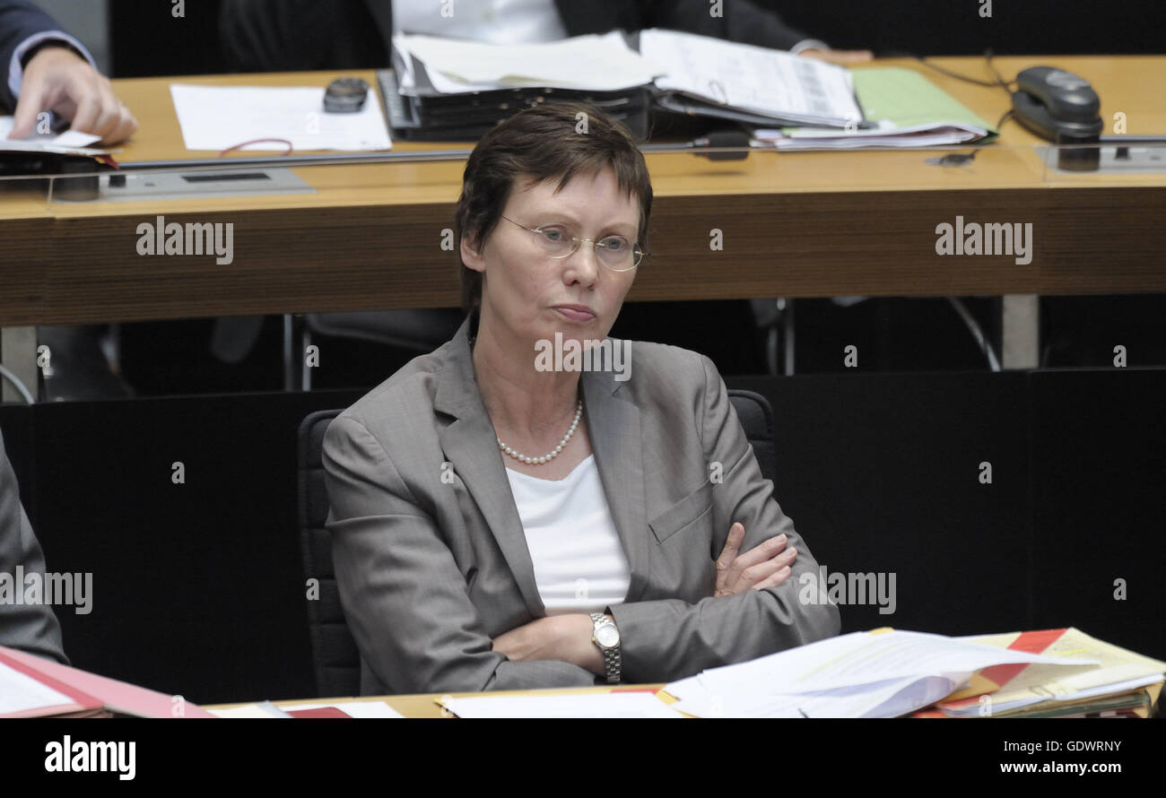 Junge an land hi-res stock photography and images - Alamy