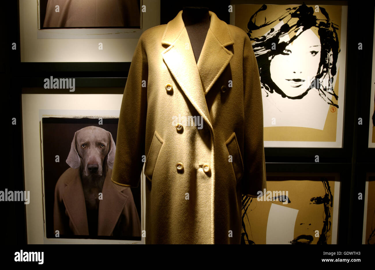 coats! Max Mara， 55 Years of Italian Fashion マックスマーラ 