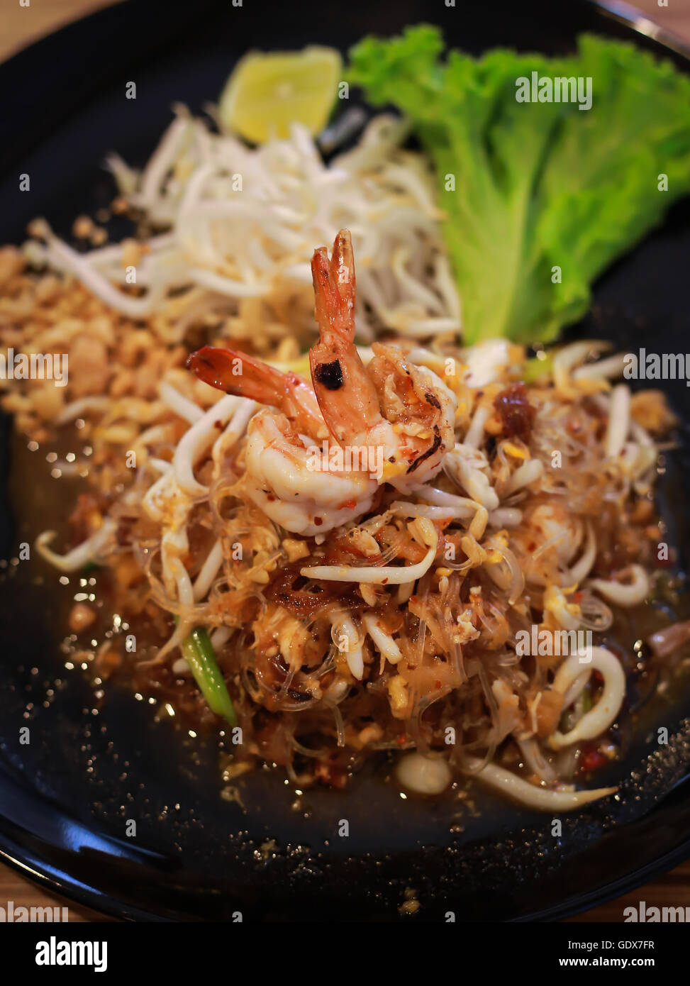Thai shrimp fried vermicelli Stock Photo Alamy