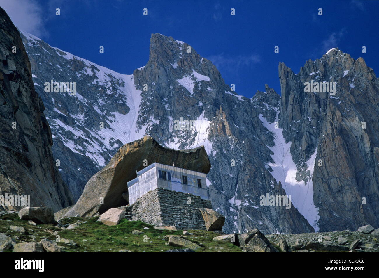Couvercle refuge in summer chamonix hi-res stock photography and images -  Alamy