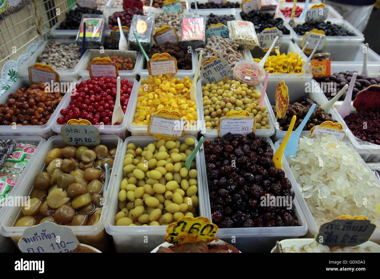 a market and the streetlife in the China town in the city of Bangkok in