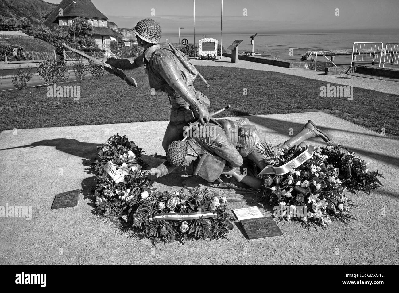 Memorial statue omaha beach hires stock photography and images Alamy