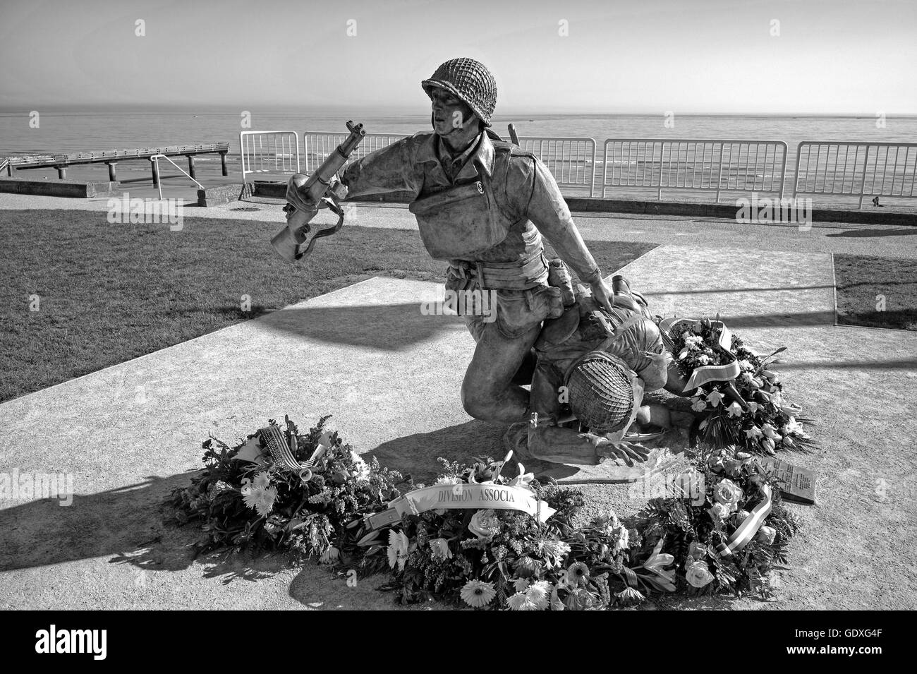 Memorial statue omaha beach hires stock photography and images Alamy