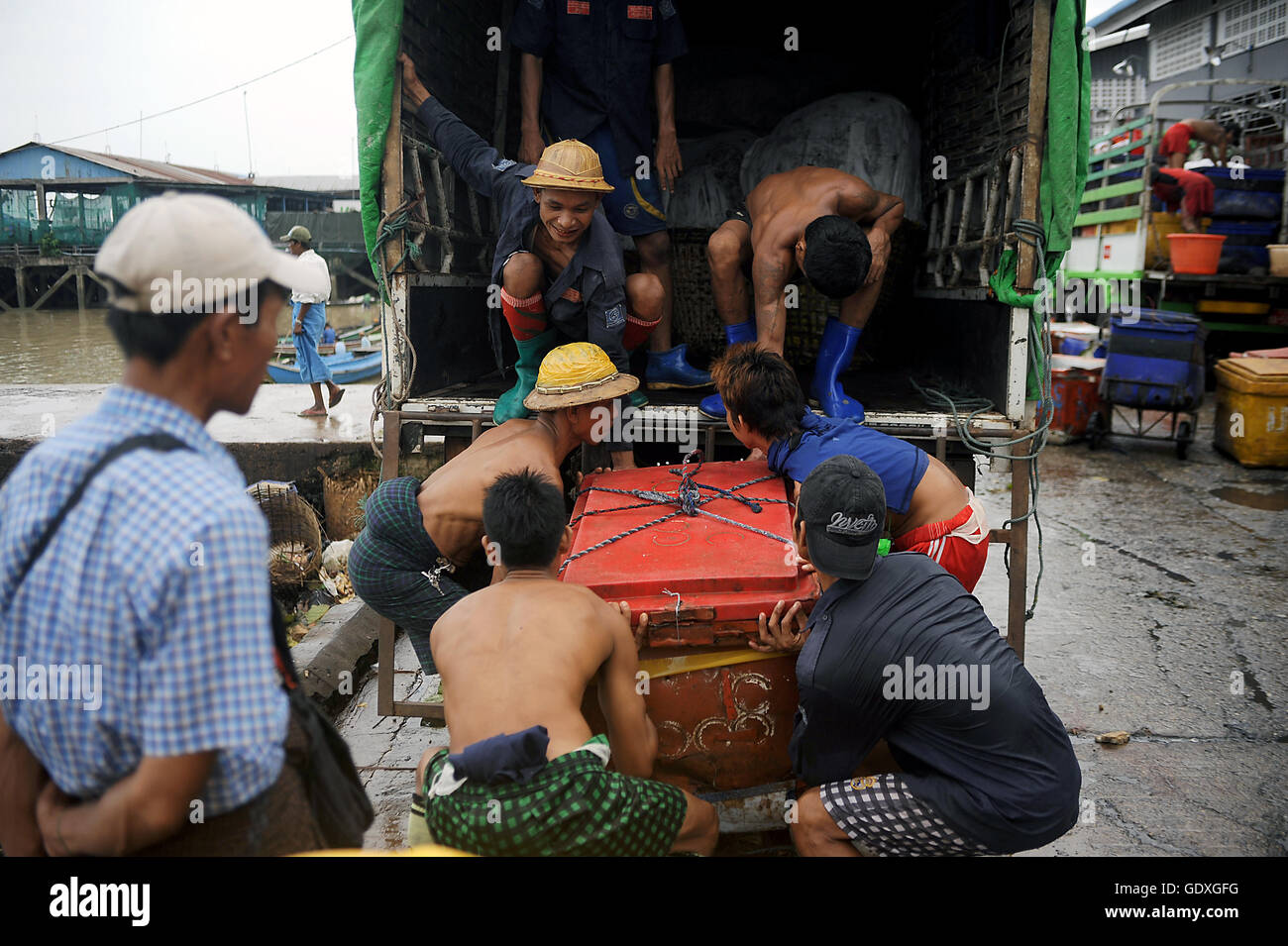 Cooling container loading hi-res stock photography and images - Alamy