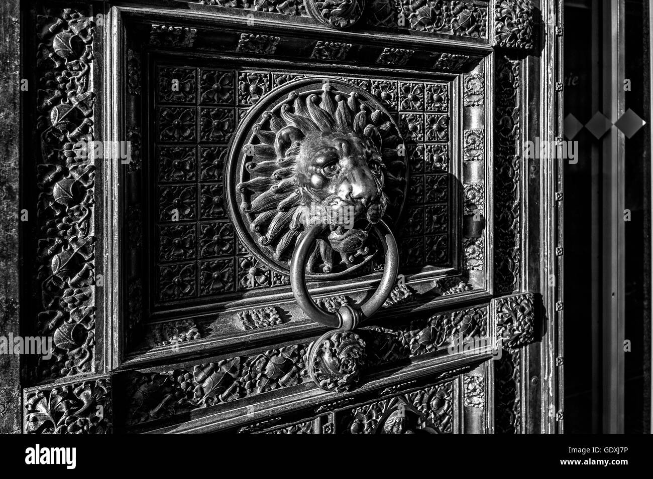 The cologne cathedral Black and White Stock Photos & Images - Alamy